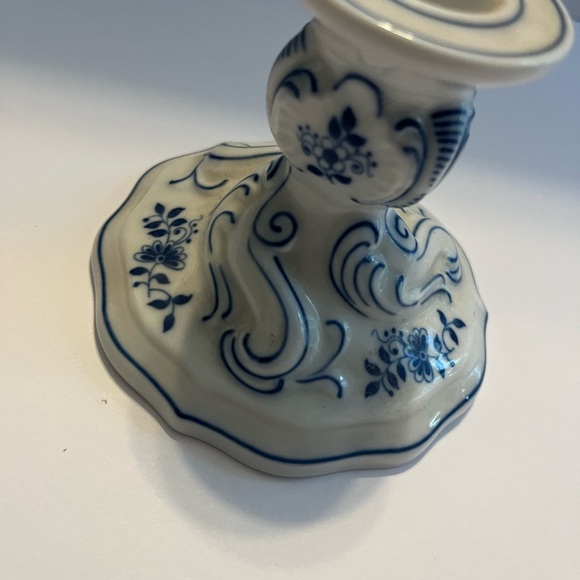 Vintage Hutschenreuther Porcelain BLUE ONION Candlestick Candle Holder Floral - Picture 2 of 5